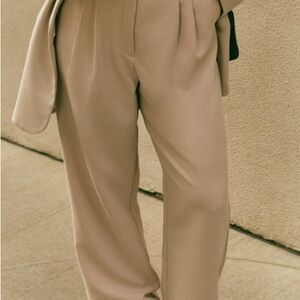 Abercrombie Tailored Pant!